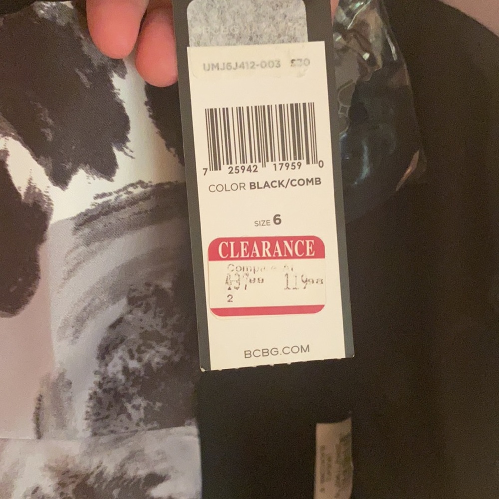 NWT BCBG MaxAzria strapless dress. Size 6. - Picture 7 of 8